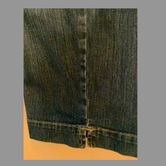 Gloria Vanderbilt -Amanda so slimming denim Bermuda Shorts Size 6P - Picture 11 of 12